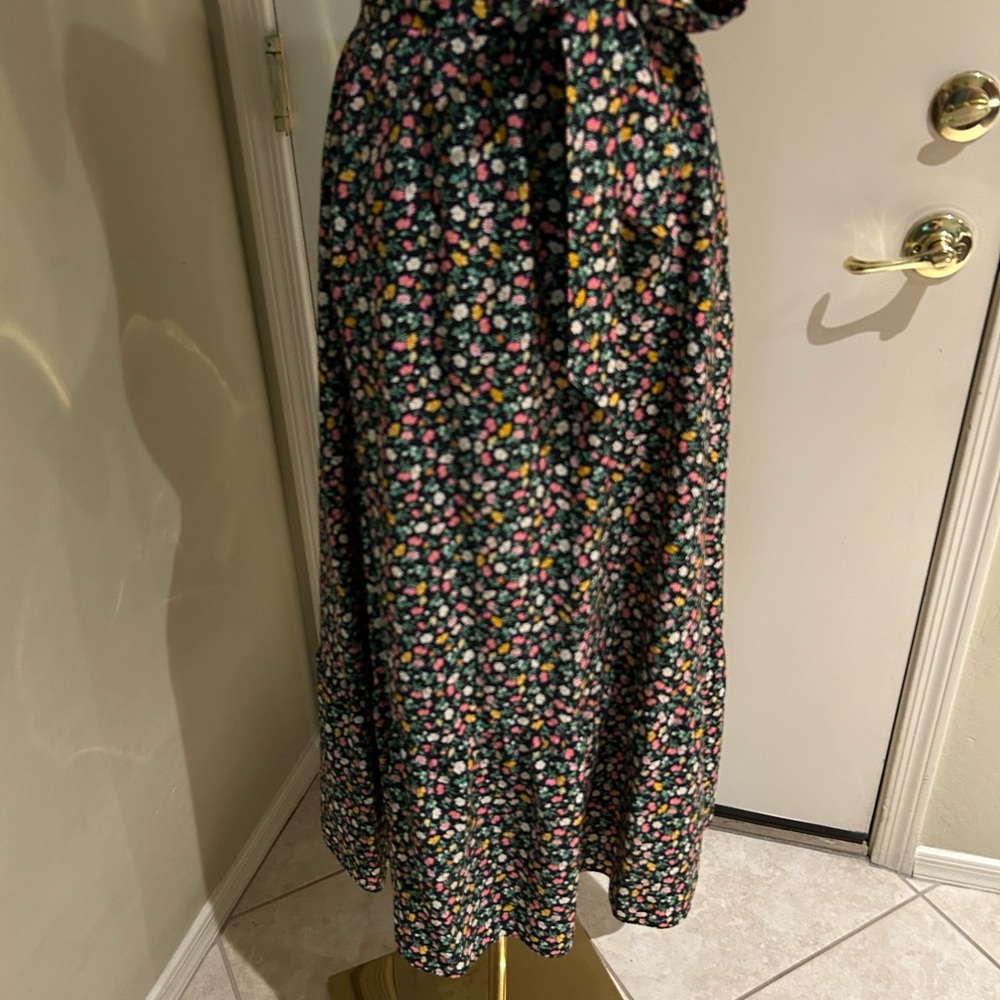 Ann TaylorFloral Print Women's Skirt with Self Belt